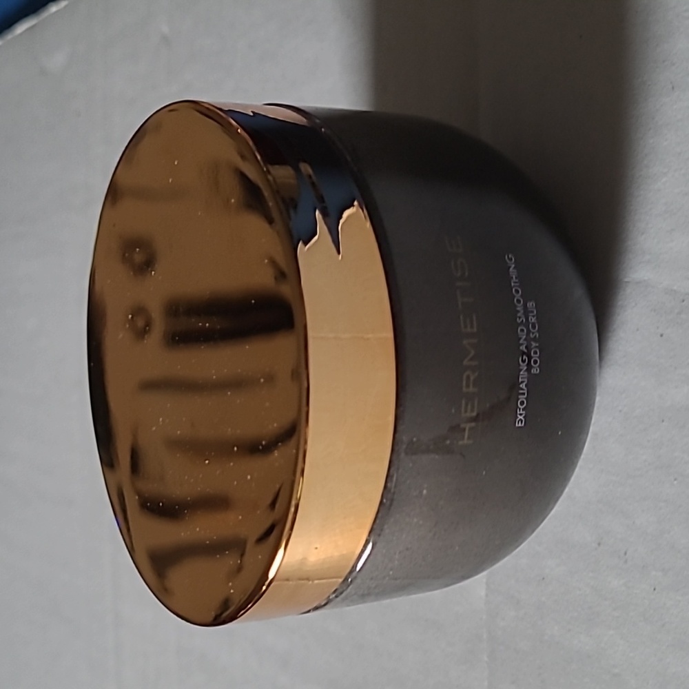 Hermetise Professional Exfolating and Smoothing Body Scrub 14.45 oz